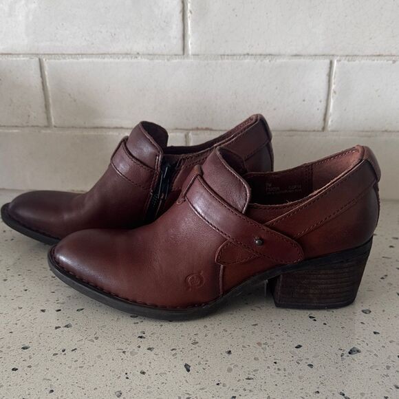 Born Rich Brown Leather Ankle Booties Boots Side Zipper Block Heel Size 7M EUC - Picture 9 of 13